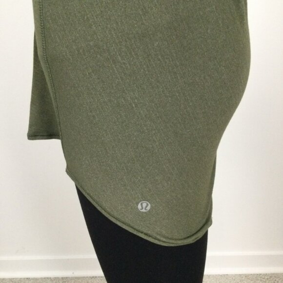 👛 (ANY 2/$35) LULULEMON Army Fatigue Green Criss Cross Long Length Tank Top - Picture 4 of 4